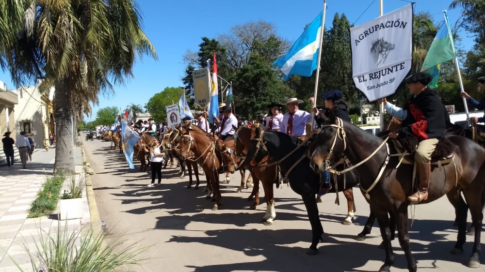 Gran marco de gente en el encuentro del Gaucho Camionero