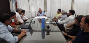 EL GABINETE MUNICIPAL ENCABEZADO POR EL INTENDENTE CUESTA SE REUNIÓ CON LOS CONCEJALES DE LA CIUDAD.