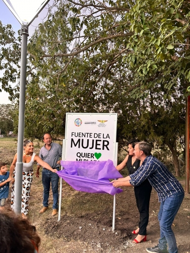 SE INAUGURÓ LA FUENTE DE LA MUJER.