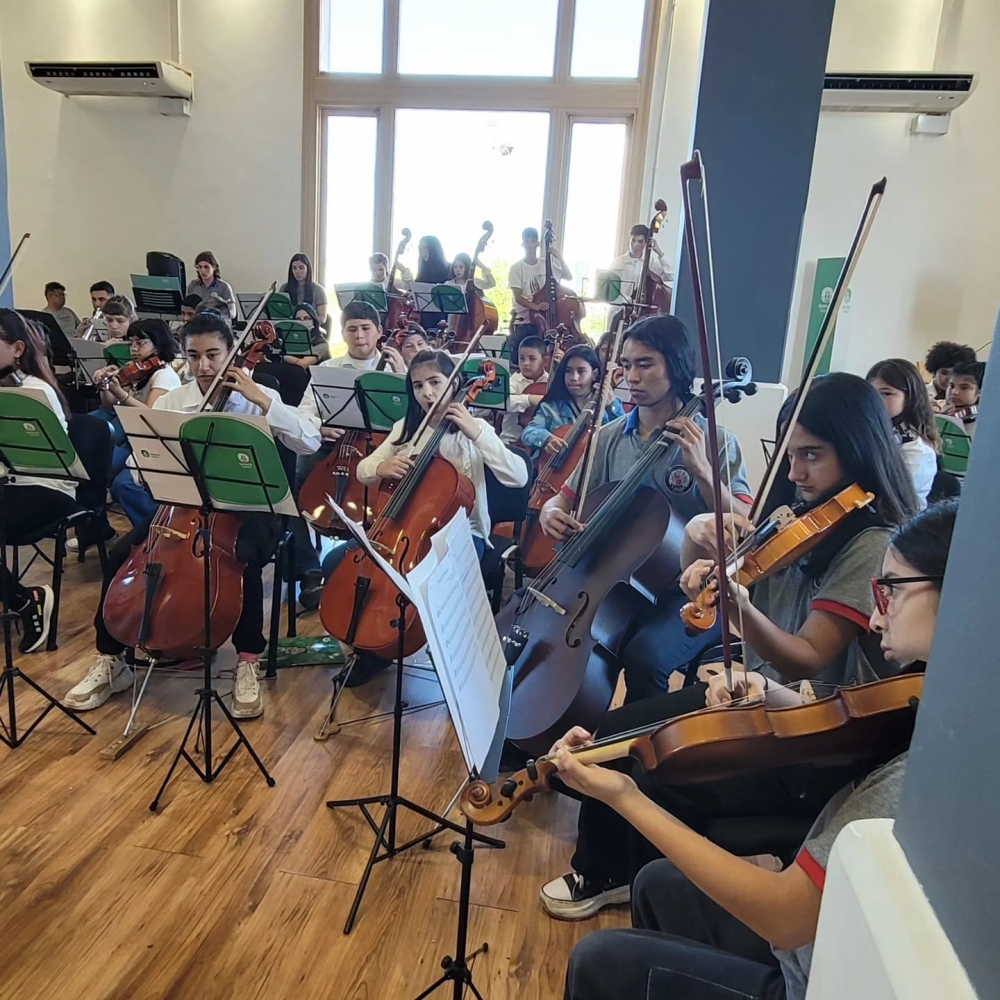 PRESENTACIÓN EN SANTA FE DE LA ORQUESTA ESCUELA MUNICIPAL DE SAN JUSTO.