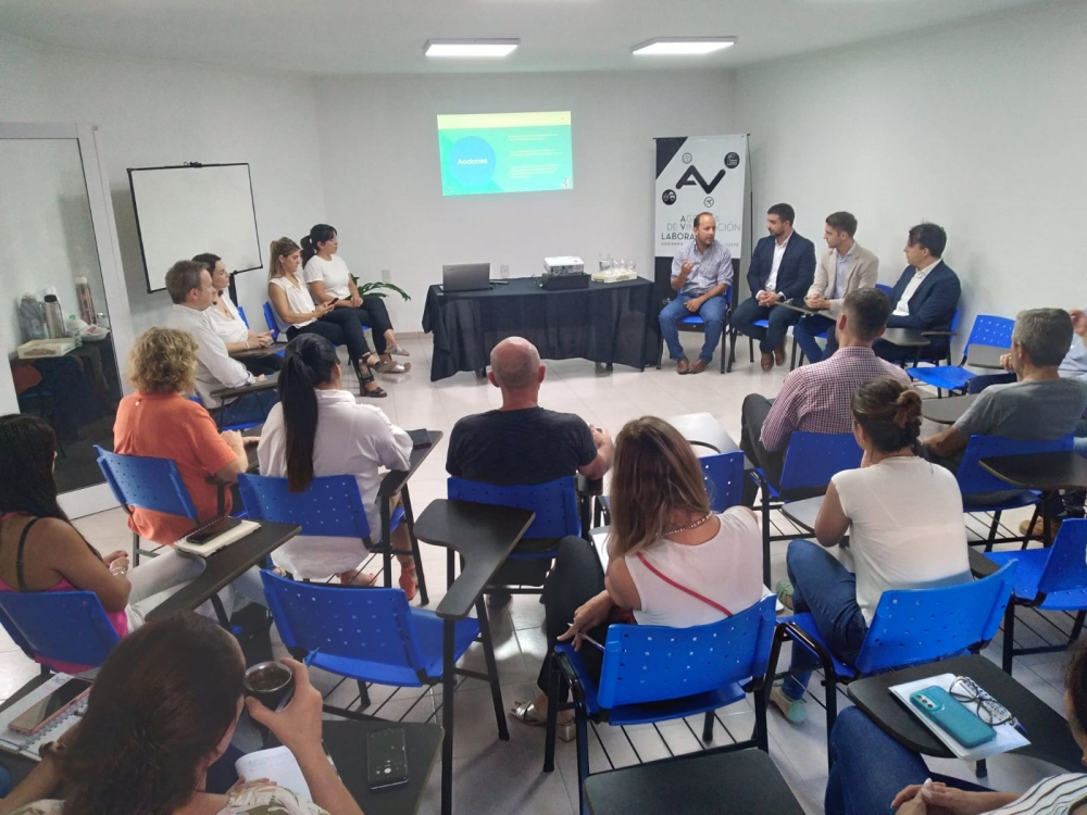 LA AGENCIA DE VINCULACIÓN LABORAL EN COORDINACIÓN CON EL GOBIERNO PROVINCIAL.