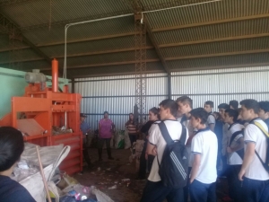 ALUMNOS DEL COLEGIO VISITARON LA PLANTA DE TRATAMIENTO DE RESIDUOS SOLIDOS URBANOS DEL GOBIERNO DE LA CIUDAD.