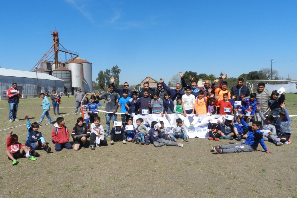 CAMPUS CON TU IDOLO: CIENTOS DE CHICOS DISFRUTARON DE UNA JORNADA CON RUBEN “EL MAGO” CAPRIA.