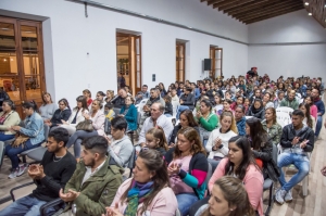 SE PRESENTÓ ANOCHE EL PROGRAMA MUNICIPAL DE BECAS.